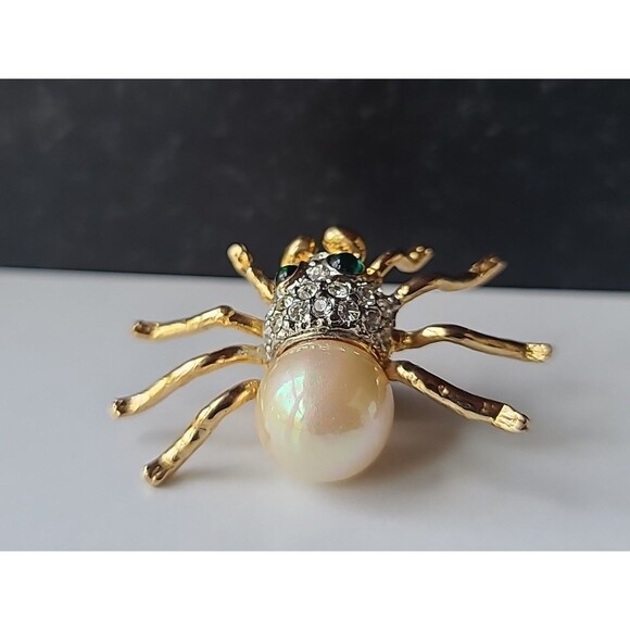 Faux Pearl Rhinestone Gold Tone Metal Spider Shaped Pin Vintage Costume Jewelry - Picture 6 of 10